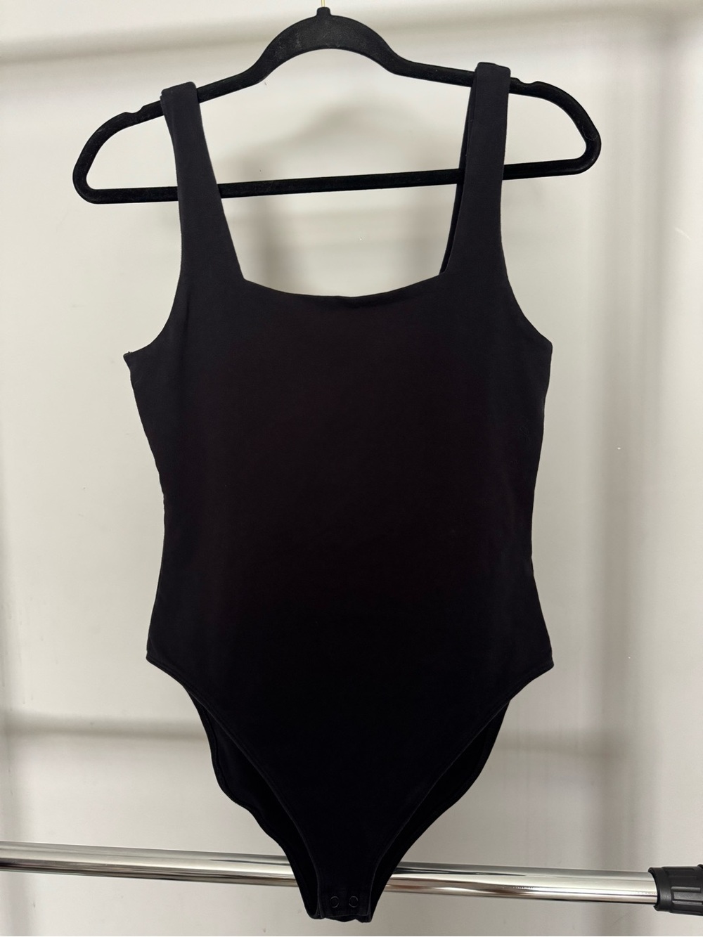 Old navy body suit 🖤